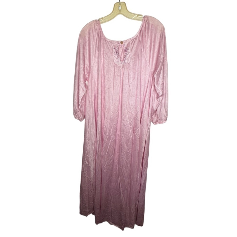 Vintage Pink Nylon Robe‎